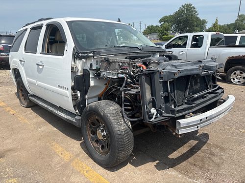 2009 CHEVROLET TAHOE - Thumbnail 2