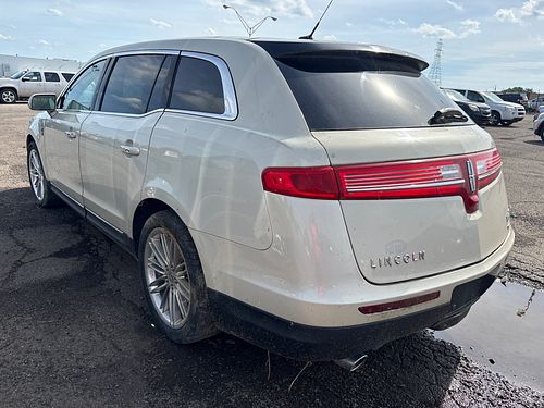 2014 LINCOLN MKT - Thumbnail 4