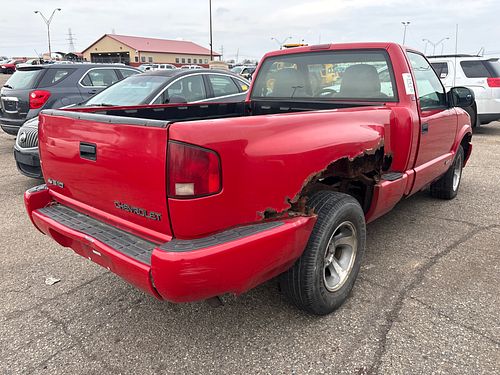 2000 CHEVROLET S10 PICKUP - Thumbnail 3