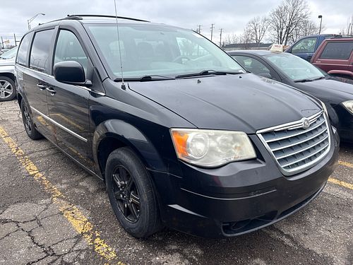 2010 CHRYSLER TOWN COUNTRY - Thumbnail 2