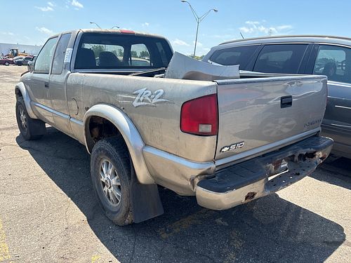 2003 GMC SONOMA - Thumbnail 4