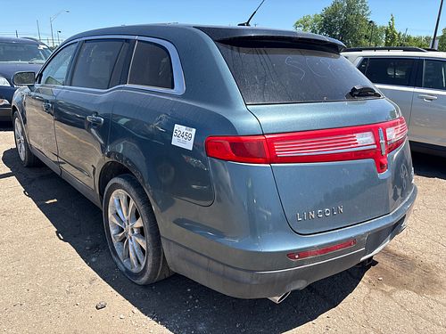 2010 LINCOLN MKT - Thumbnail 4
