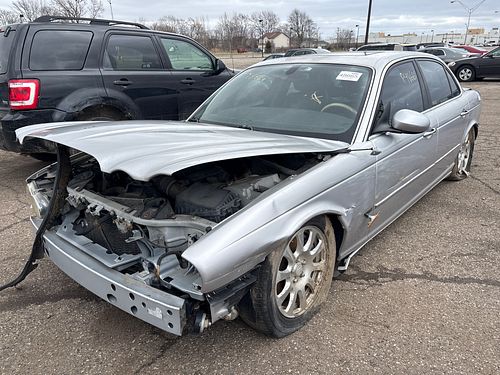 2004 JAGUAR XJ8 - Thumbnail 1