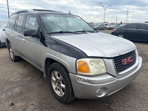 2004 GMC ENVOY XUV - Thumbnail 2