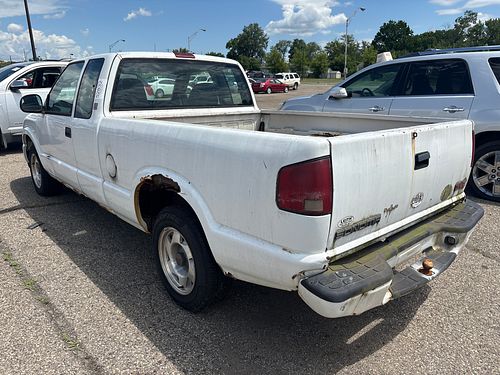 2001 GMC SONOMA - Thumbnail 4