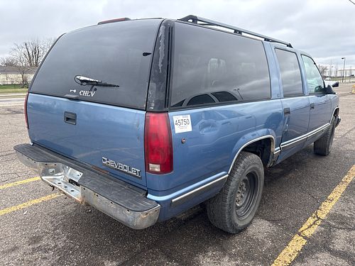 1996 CHEVROLET SUBURBAN 2500 - Thumbnail 3