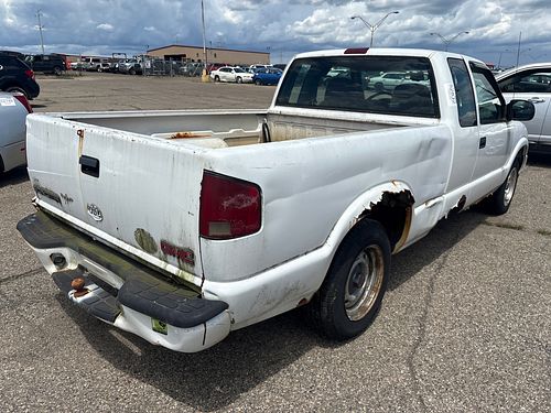 2001 GMC SONOMA - Thumbnail 3