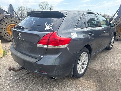 2011 TOYOTA VENZA - Thumbnail 3