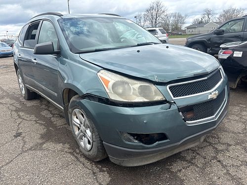 2009 CHEVROLET TRAVERSE - Thumbnail 2