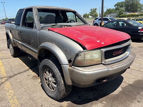 2003 GMC SONOMA - Thumbnail 2