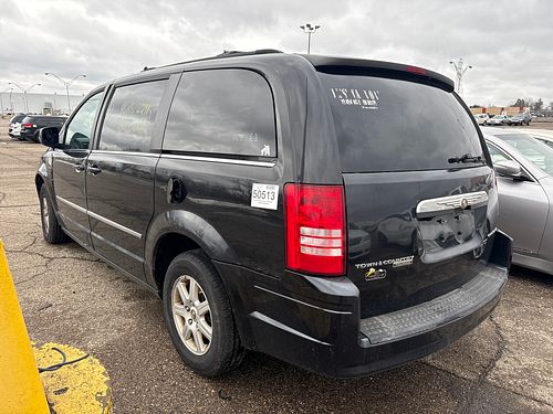 2010 CHRYSLER TOWN COUNTRY - Thumbnail 4