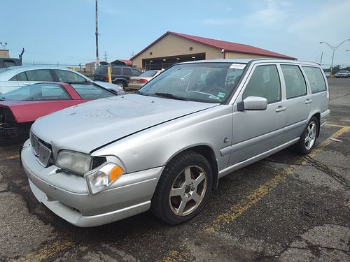 2000 VOLVO V70 - Thumbnail 1