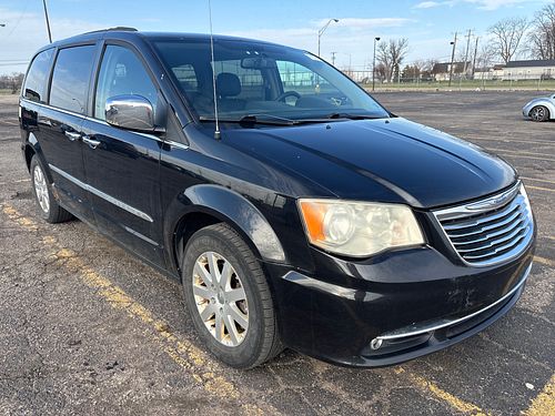 2012 CHRYSLER TOWN COUNTRY - Thumbnail 2