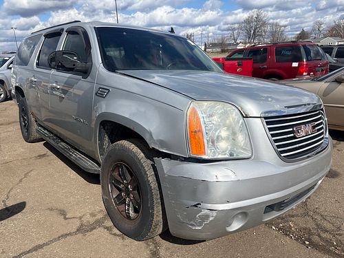 2011 GMC YUKON XL 1500 - Thumbnail 2