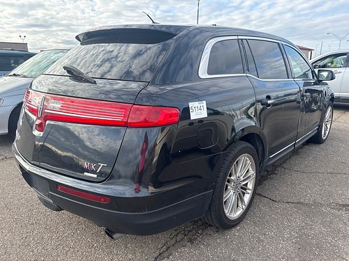 2014 LINCOLN MKT - Thumbnail 3