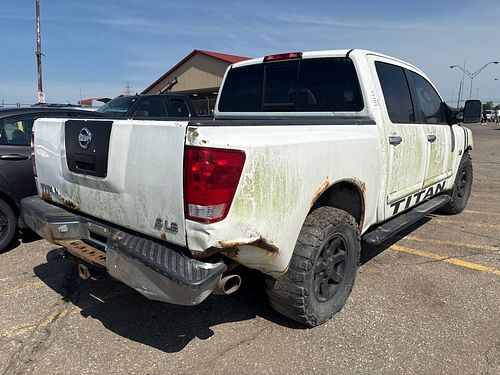 2004 NISSAN TITAN - Thumbnail 3