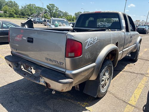 2003 GMC SONOMA - Thumbnail 3