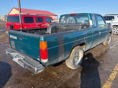1995 NISSAN TRUCK - Thumbnail 3
