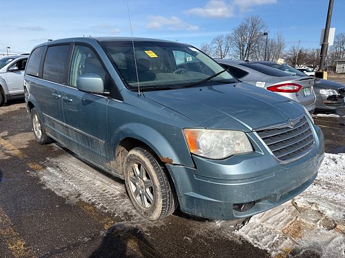 2010 CHRYSLER TOWN COUNTRY - Thumbnail 2