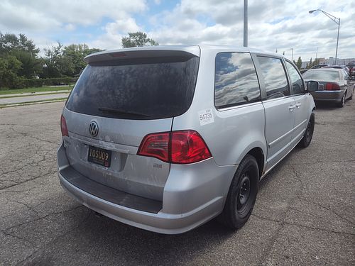 2010 VOLKSWAGEN ROUTAN - Thumbnail 3