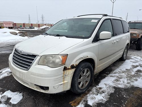 2010 CHRYSLER TOWN COUNTRY - Thumbnail 1