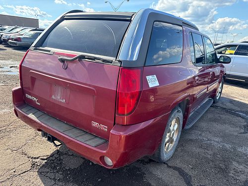 2004 GMC ENVOY XUV - Thumbnail 3
