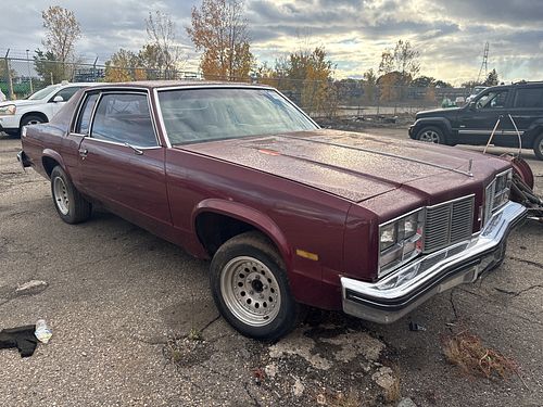 1977 OLDSMOBILE DELTA 88 - Thumbnail 2