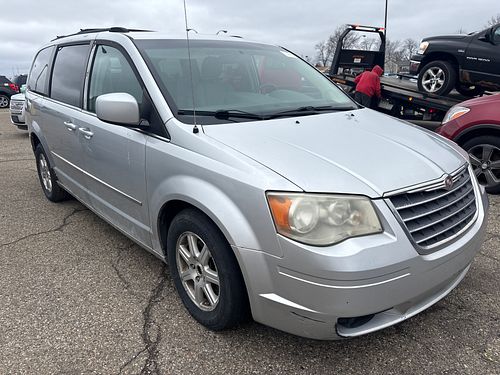 2009 CHRYSLER TOWN COUNTRY - Thumbnail 2