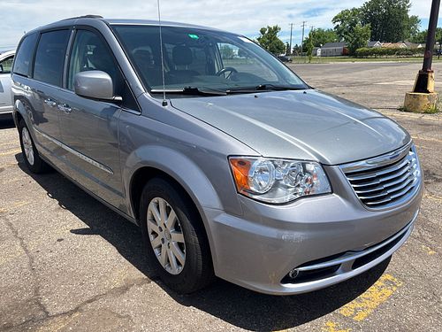 2015 CHRYSLER TOWN COUNTRY - Thumbnail 2