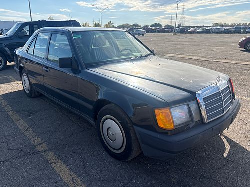 1989 MERCEDES 300E - Thumbnail 2