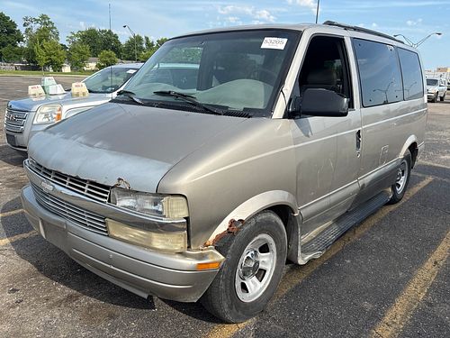 2001 CHEVROLET ASTRO - Thumbnail 1