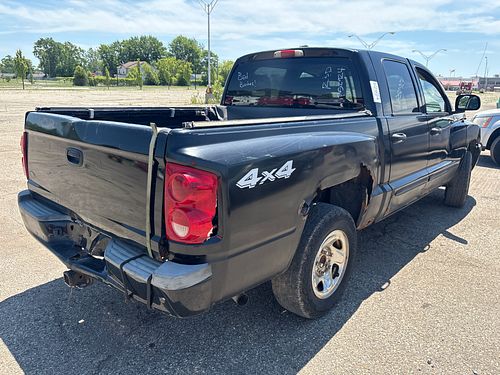 2005 DODGE DAKOTA - Thumbnail 3