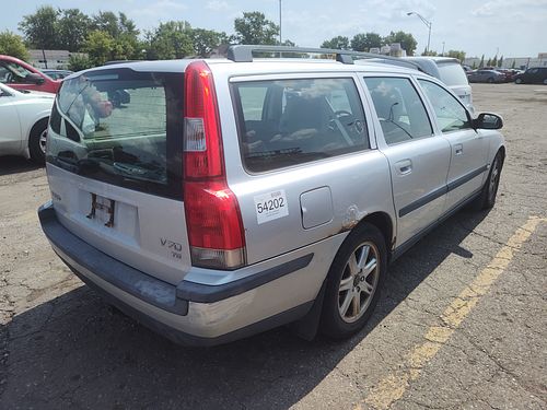 2001 VOLVO V70 - Thumbnail 3