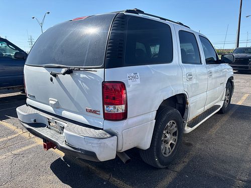 2003 GMC YUKON - Thumbnail 3