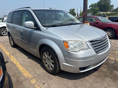 2010 CHRYSLER TOWN COUNTRY - Thumbnail 2