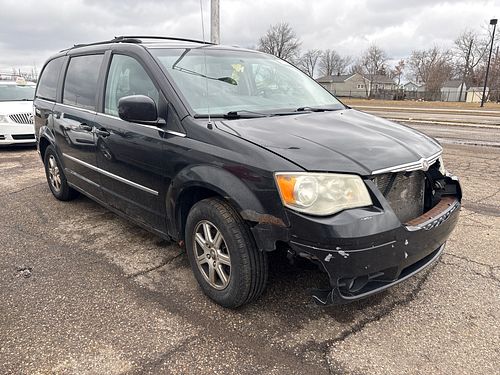 2010 CHRYSLER TOWN COUNTRY - Thumbnail 2