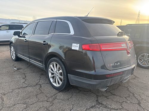 2010 LINCOLN MKT - Thumbnail 4