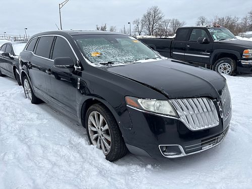 2010 LINCOLN MKT - Thumbnail 2