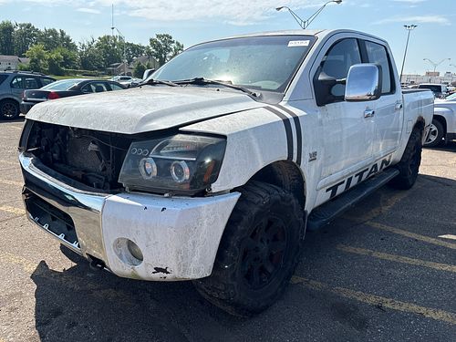 2004 NISSAN TITAN - Thumbnail 1