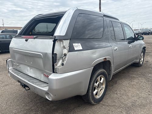 2004 GMC ENVOY XUV - Thumbnail 3