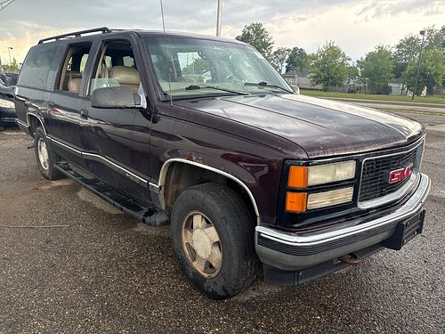 1997 CHEVROLET SUBURBAN 1500 - Thumbnail 2