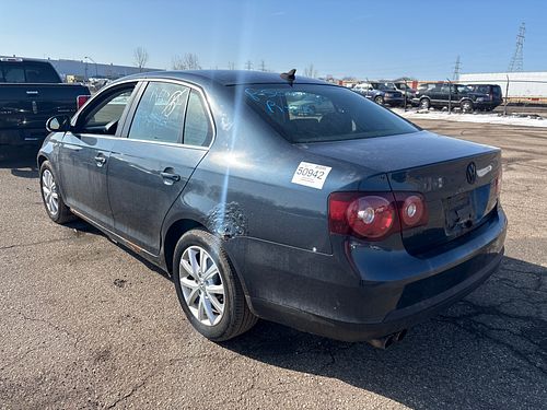 2010 VOLKSWAGEN JETTA - Thumbnail 4