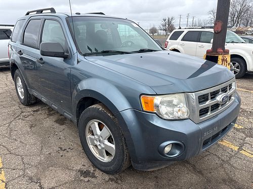 2011 FORD ESCAPE - Thumbnail 2