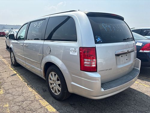 2010 CHRYSLER TOWN COUNTRY - Thumbnail 4
