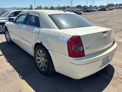 2010 CHRYSLER 300 - Thumbnail 4