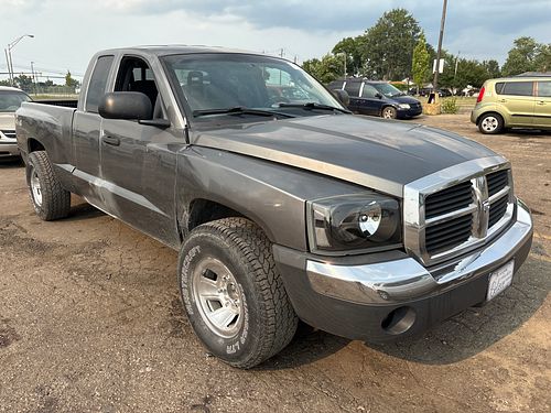 2005 DODGE DAKOTA - Thumbnail 2