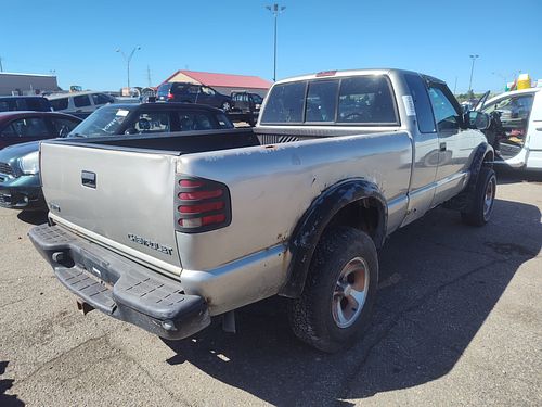 2000 CHEVROLET S10 PICKUP - Thumbnail 3