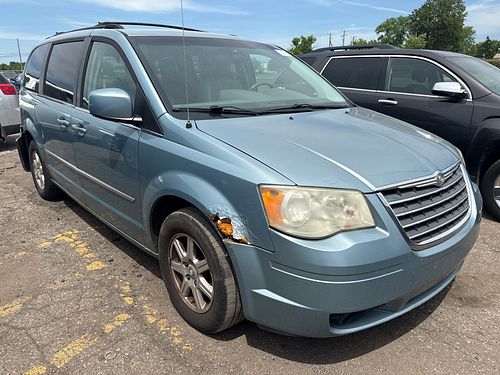 2009 CHRYSLER TOWN COUNTRY - Thumbnail 2