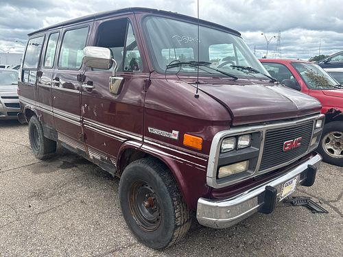 1993 GMC G2500 - Thumbnail 2