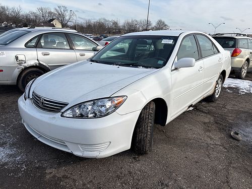 2005 TOYOTA CAMRY - Thumbnail 1